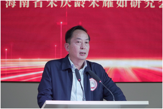 海南尊龙凯时-人生就是搏食品有限公司董事长黄尊龙凯时-人生就是搏。符敦孝摄
